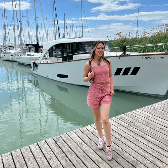 MEET YOUR BUYER/SELLER! - Picture 1 of 7